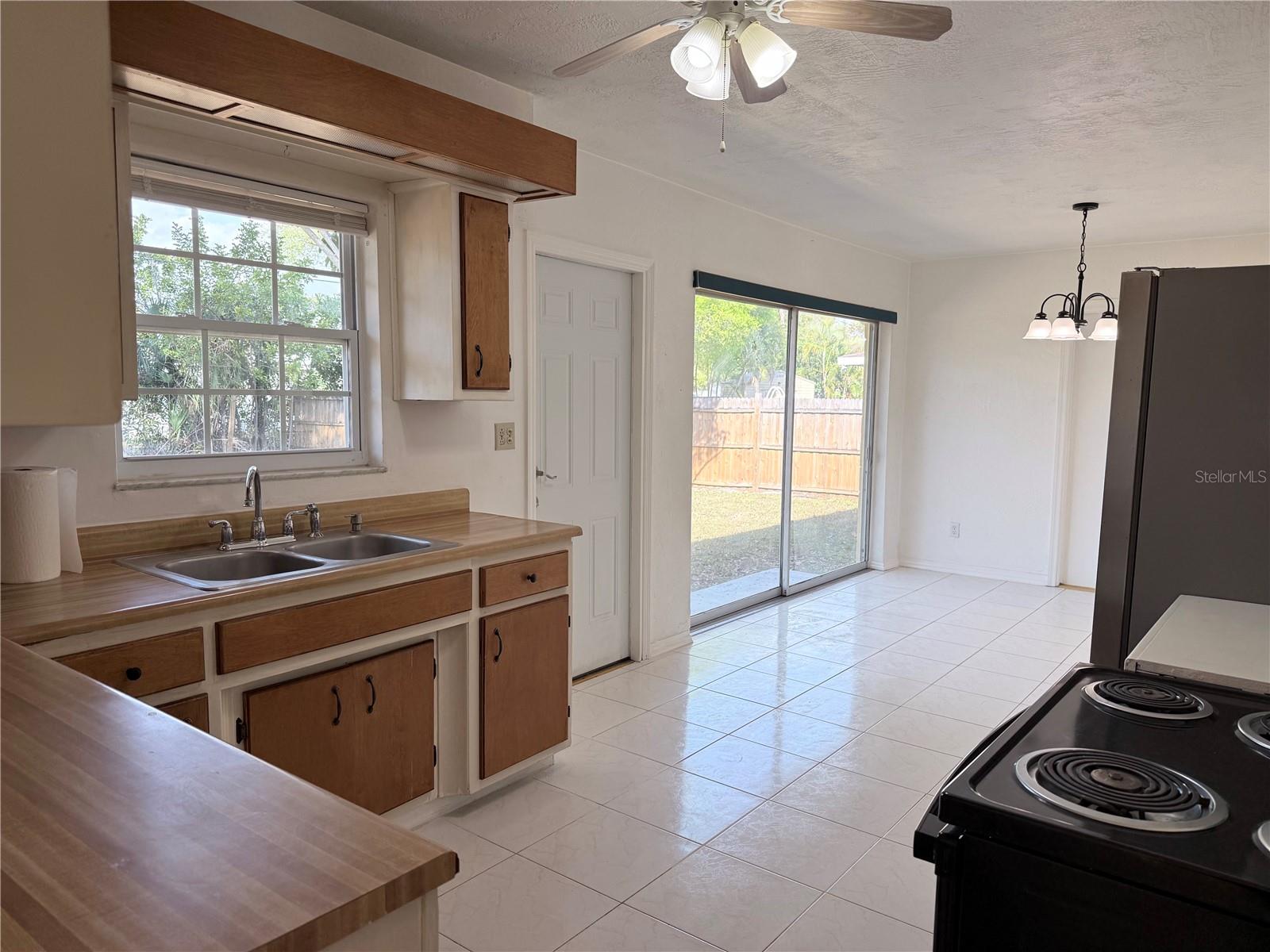 859 72ND AVE N, ST PETERSBURG, FL, 33702