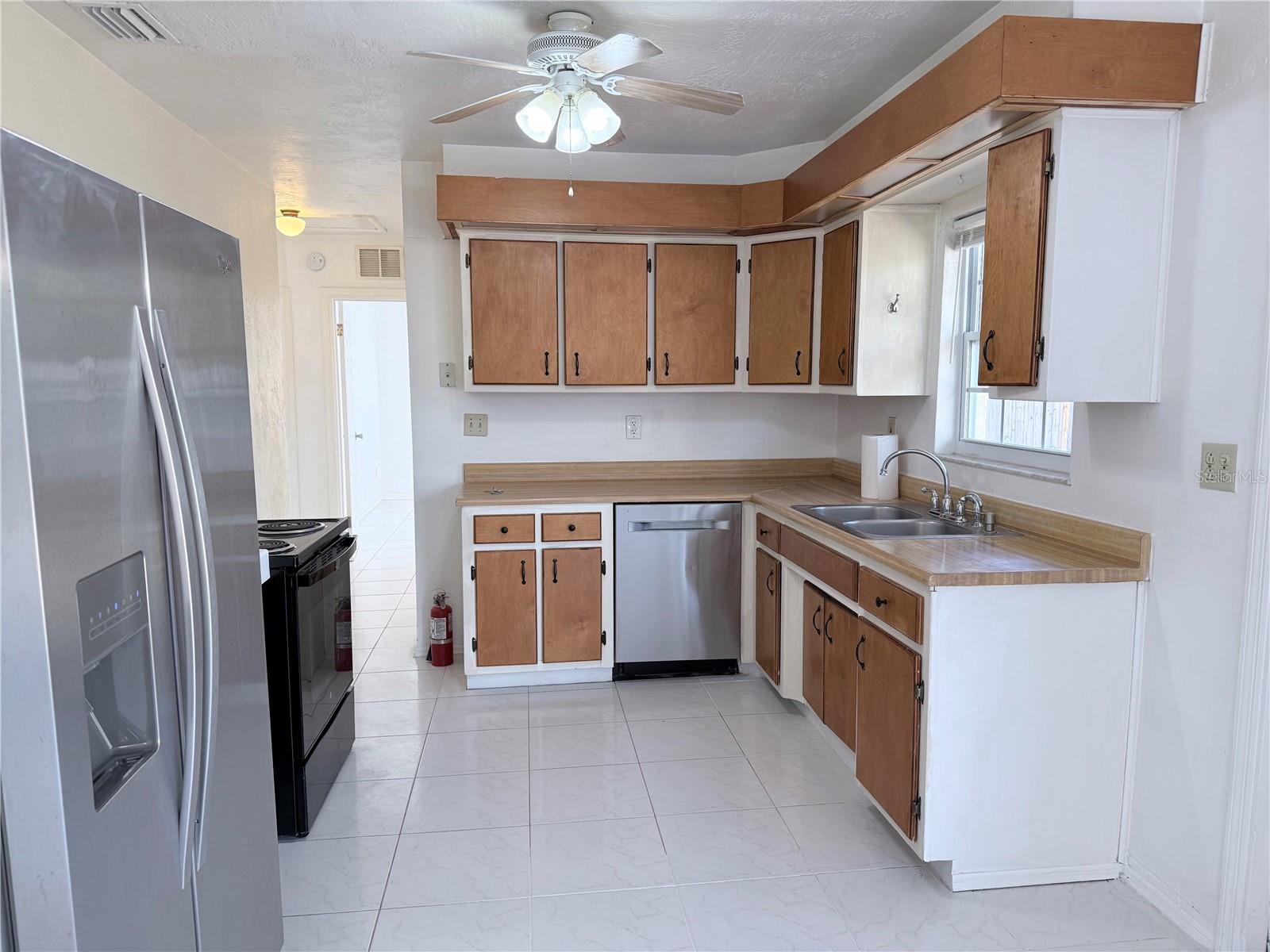 859 72ND AVE N, ST PETERSBURG, FL, 33702