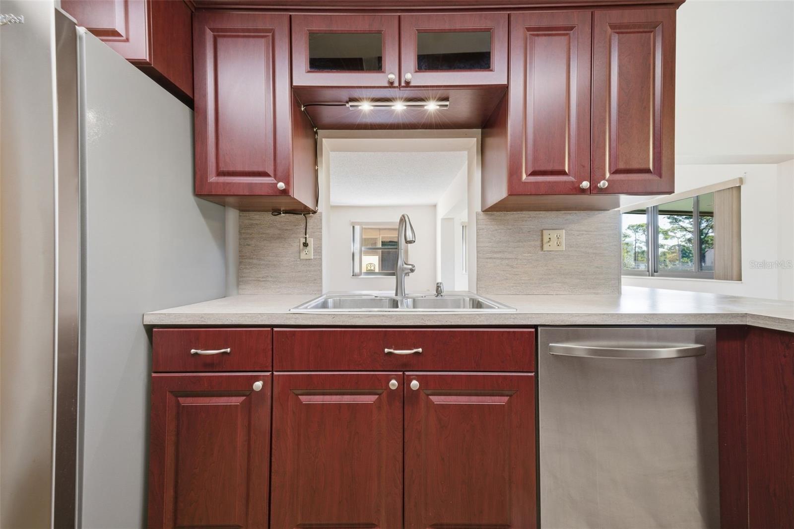 8140 TERRACE GARDEN DR N #102, ST PETERSBURG, FL, 33709