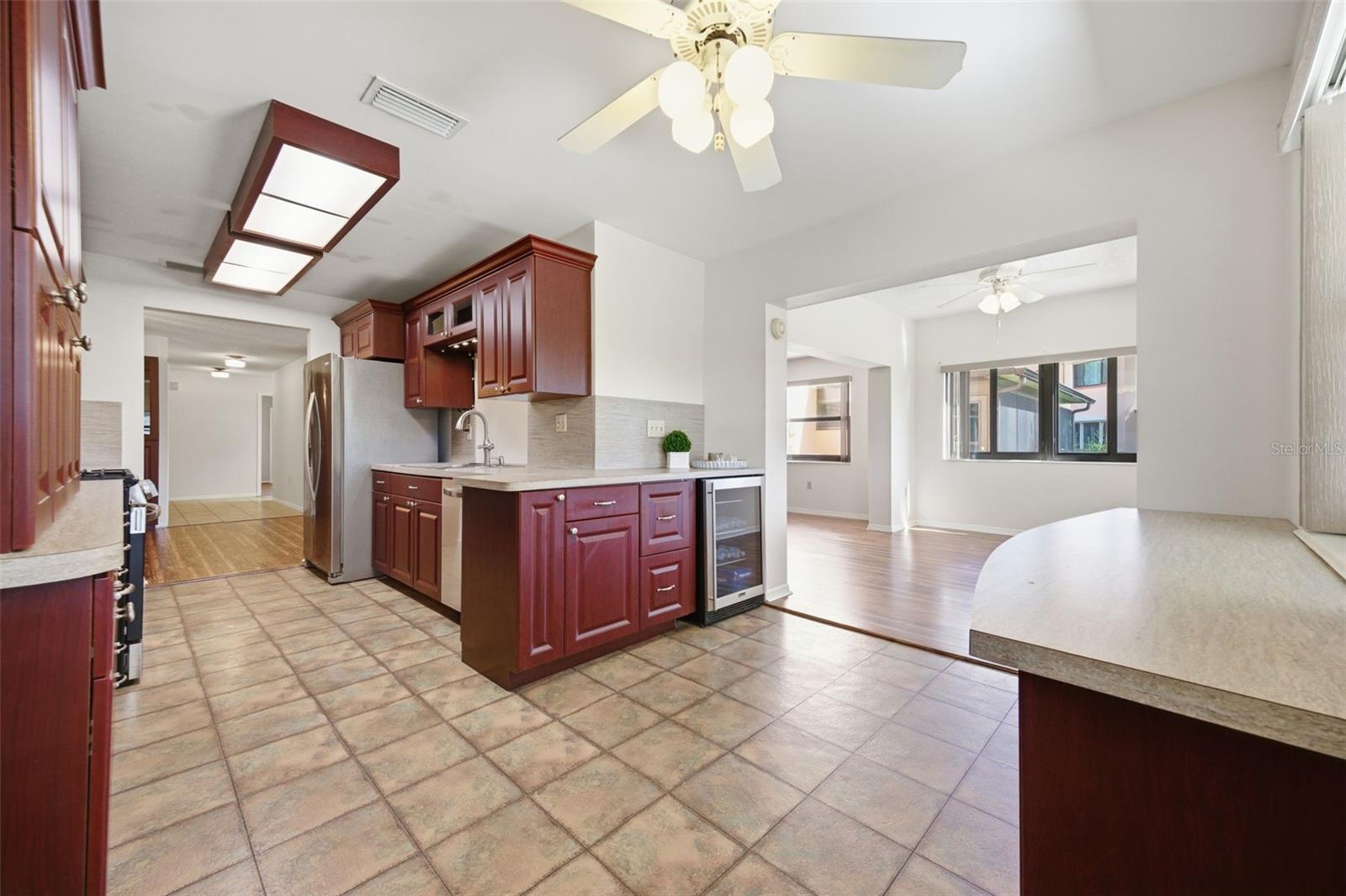 8140 TERRACE GARDEN DR N #102, ST PETERSBURG, FL, 33709
