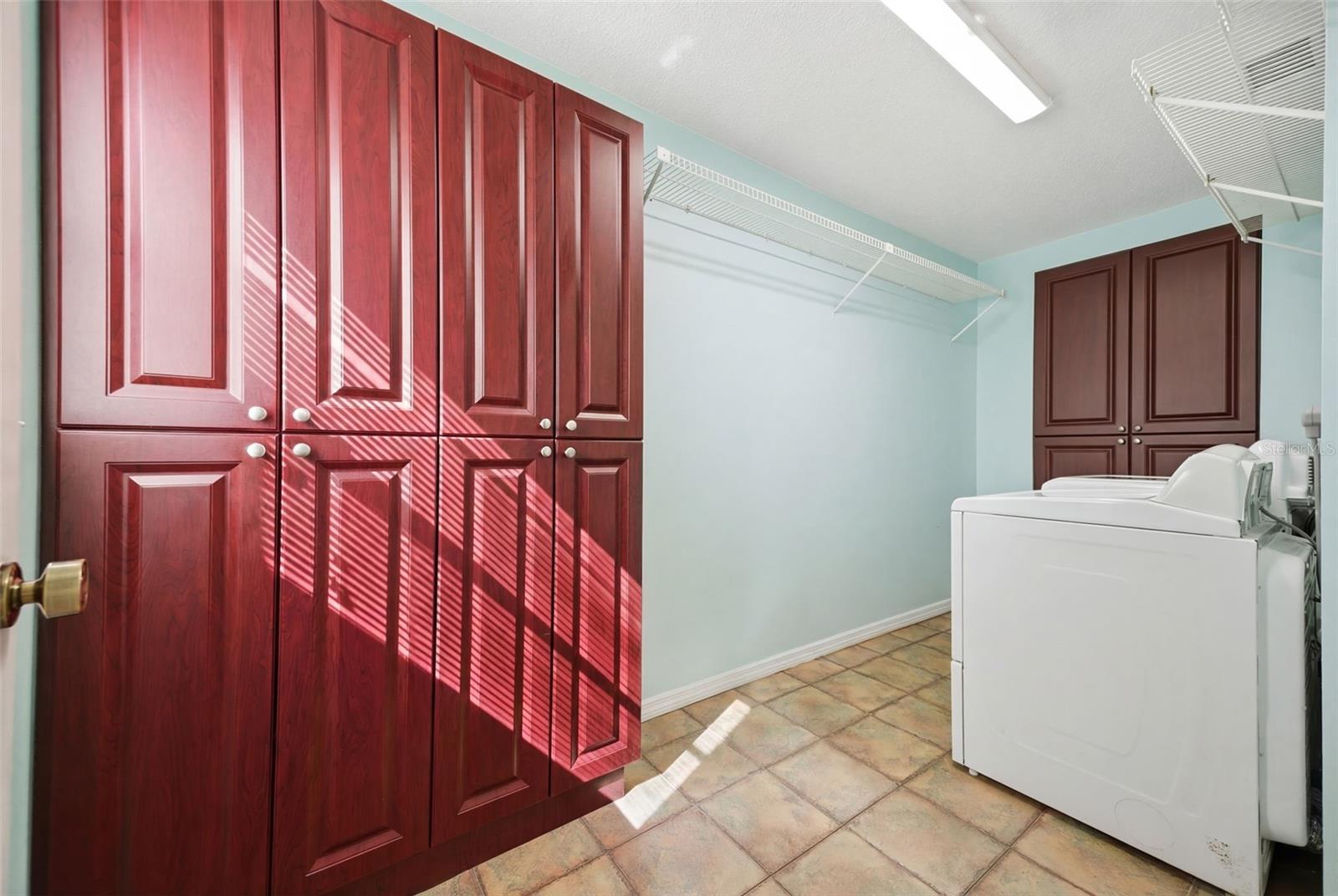 8140 TERRACE GARDEN DR N #102, ST PETERSBURG, FL, 33709