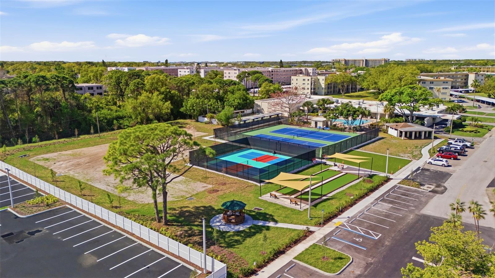8140 TERRACE GARDEN DR N #102, ST PETERSBURG, FL, 33709