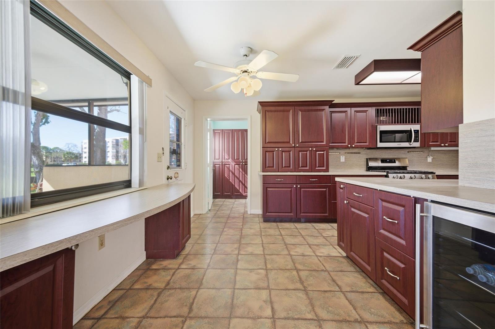 8140 TERRACE GARDEN DR N #102, ST PETERSBURG, FL, 33709