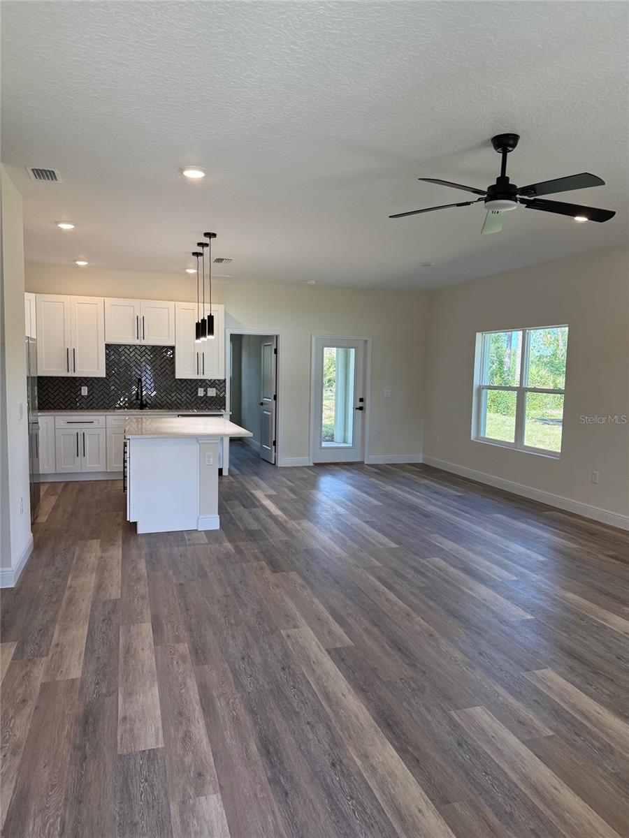 2092 EAST PKWY, DELAND, FL, 32724