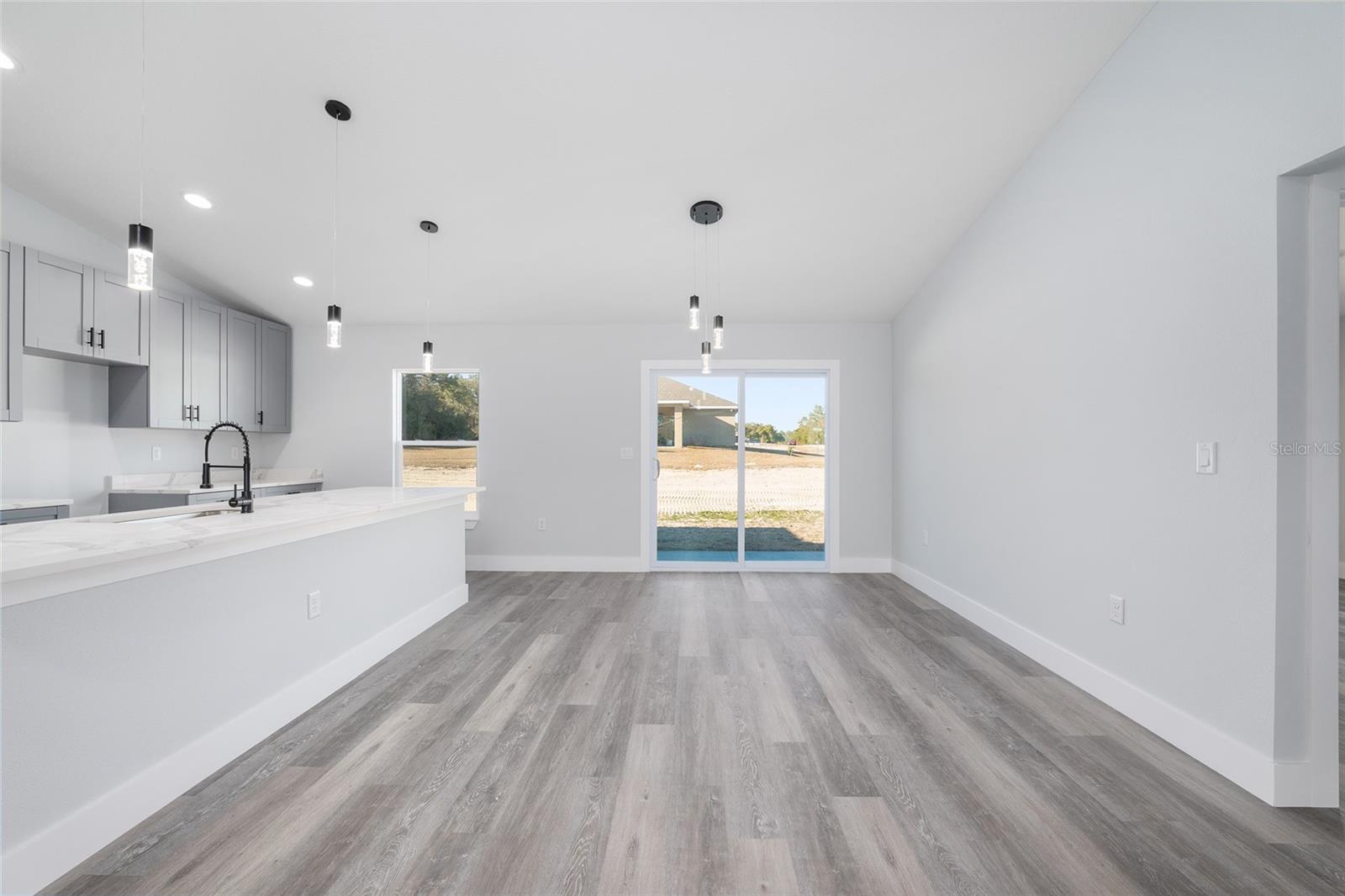 10 LOCUST LOOP CIR, OCALA, FL, 34472