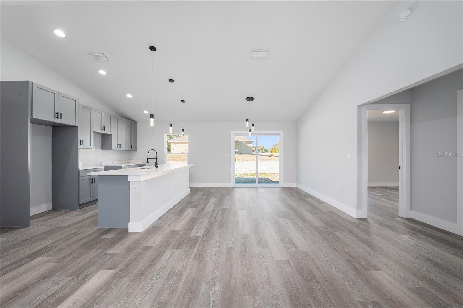 10 LOCUST LOOP CIR, OCALA, FL, 34472
