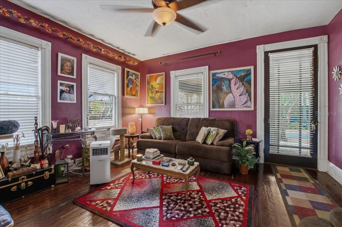 919 E 26TH AVE, TAMPA, FL, 33605