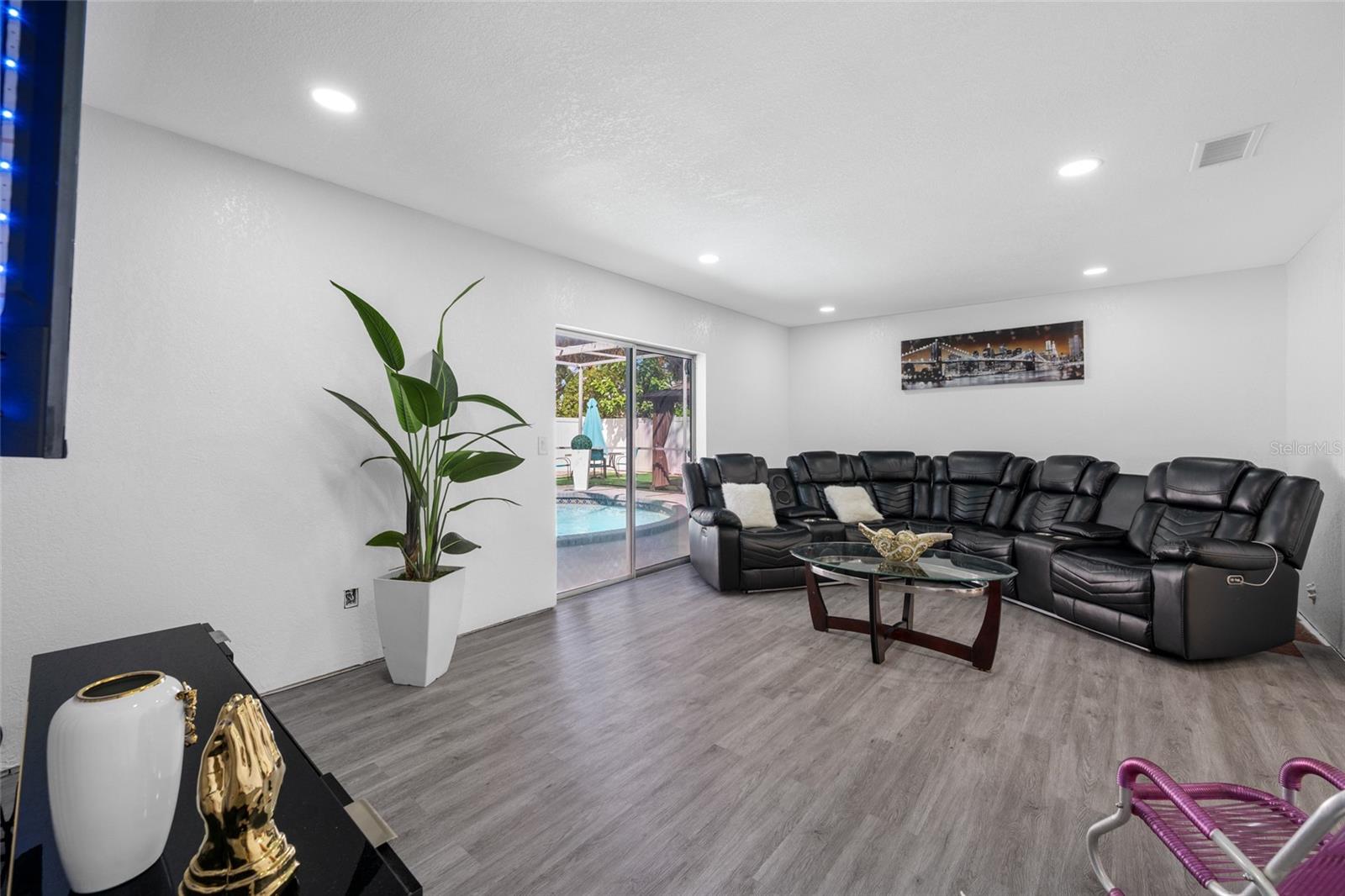 7607 W HANNA AVE, TAMPA, FL, 33615