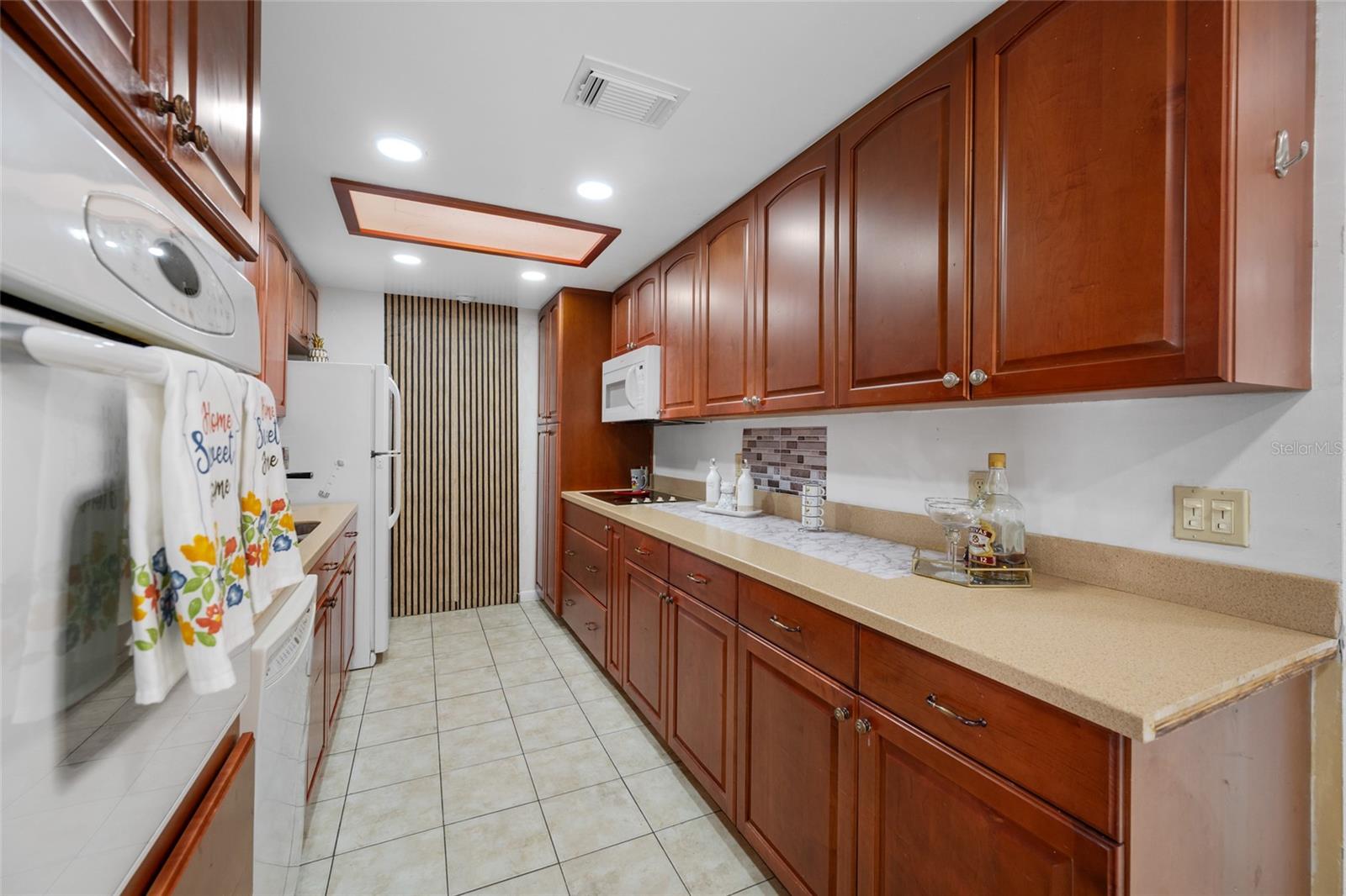 7607 W HANNA AVE, TAMPA, FL, 33615