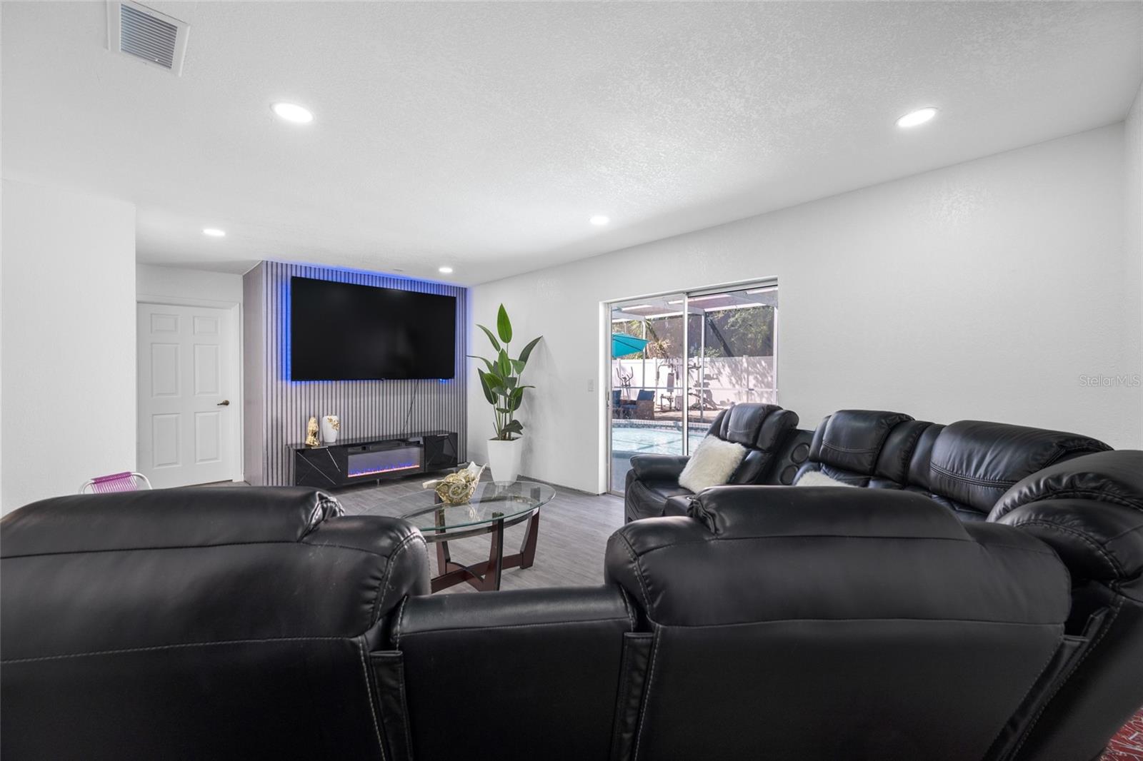 7607 W HANNA AVE, TAMPA, FL, 33615