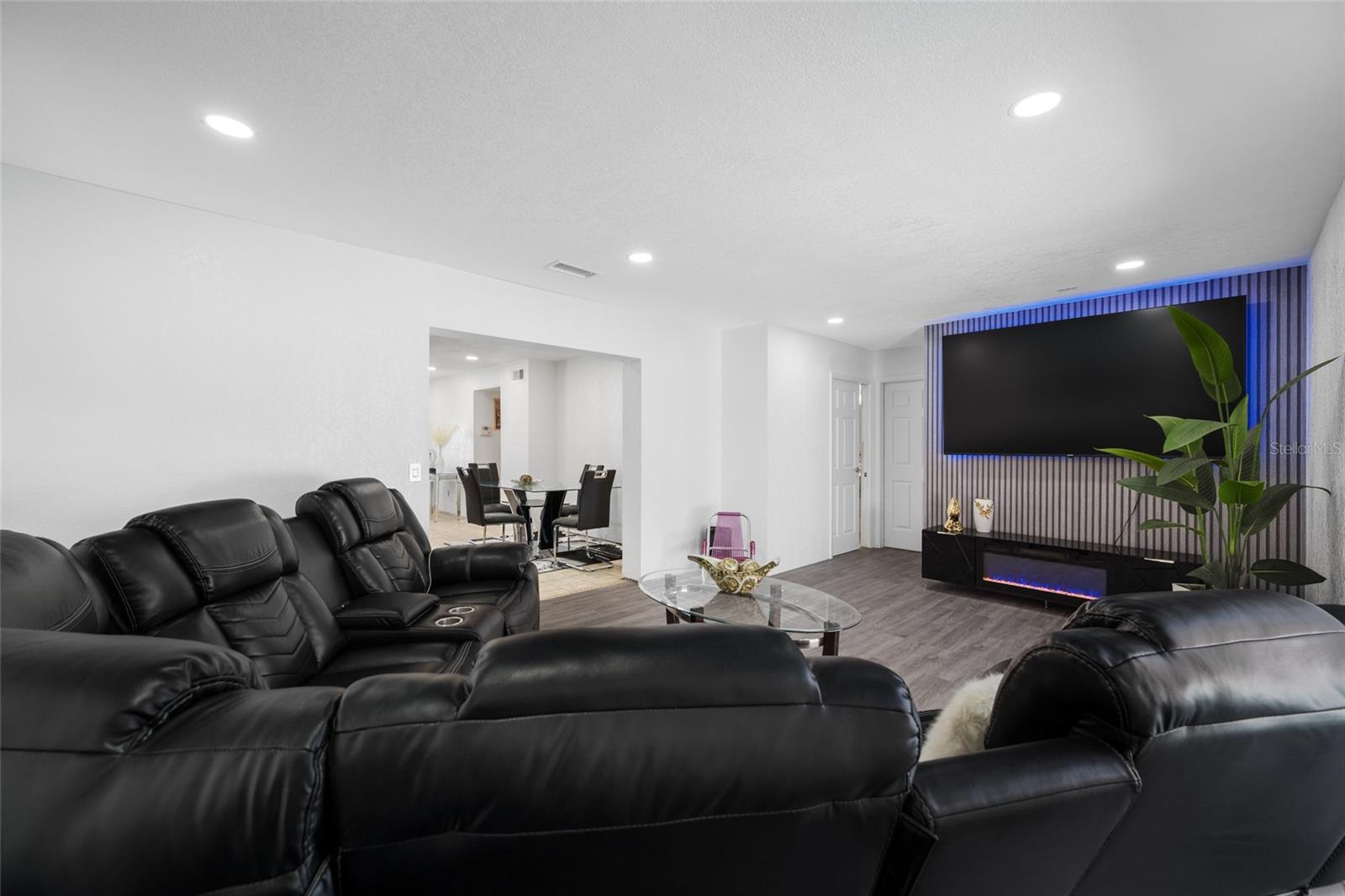7607 W HANNA AVE, TAMPA, FL, 33615