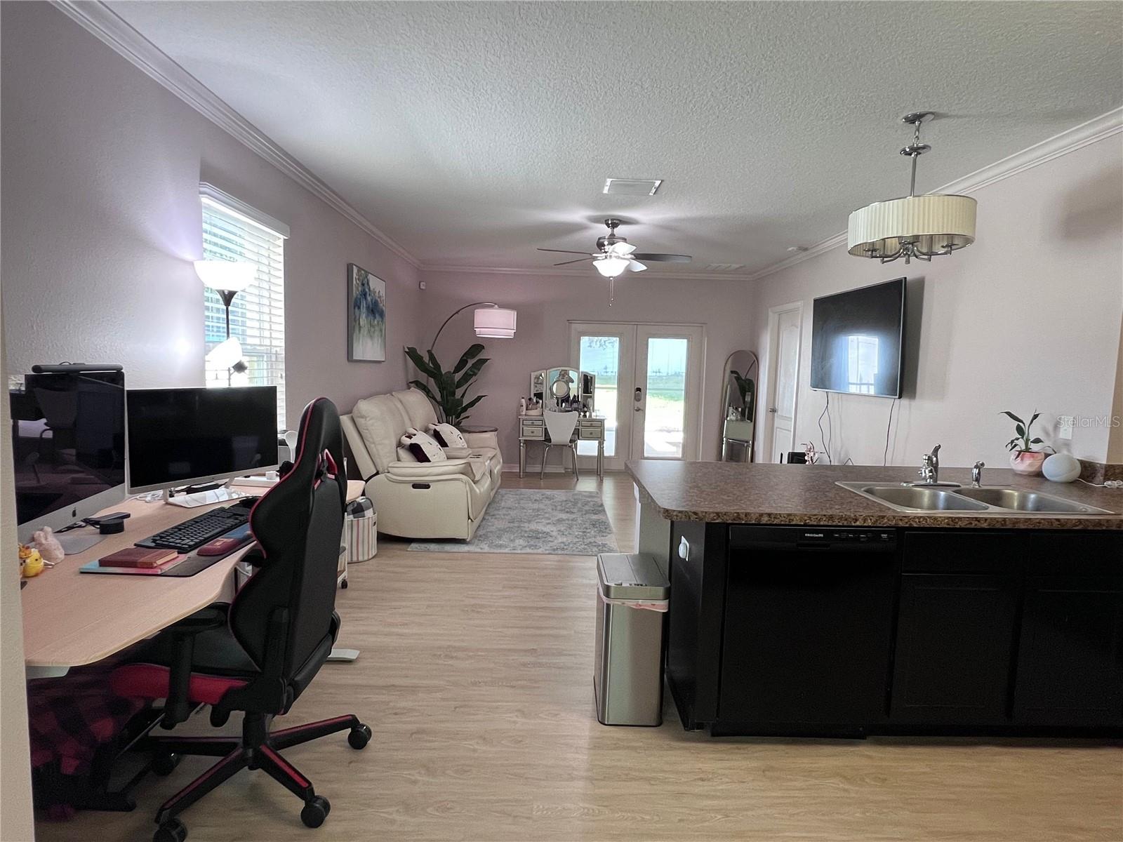 10120 HAWK STORM AVE, TAMPA, FL, 33610