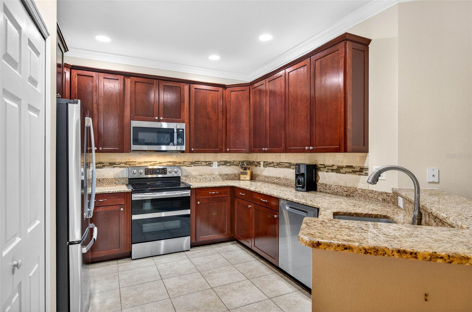 5658 SUNSET FALLS DR, APOLLO BEACH, FL, 33572
