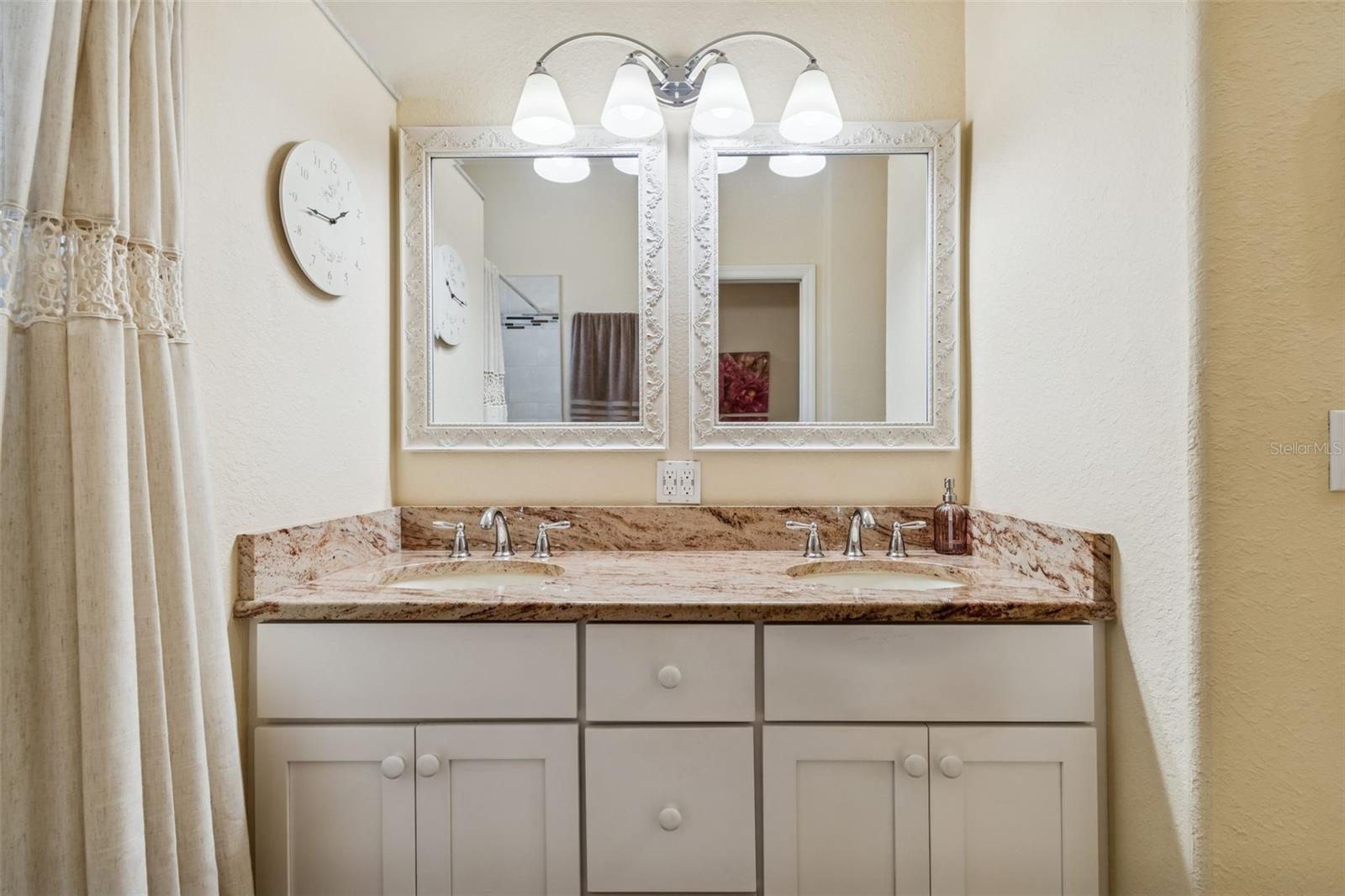 5351 NEIL DR, ST PETERSBURG, FL, 33714