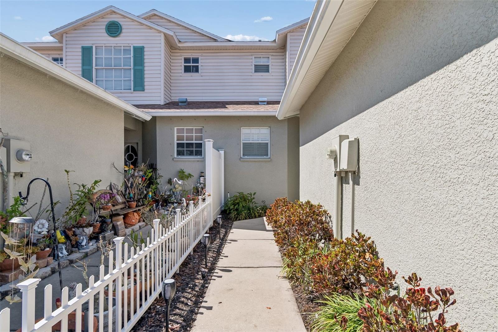 5351 NEIL DR, ST PETERSBURG, FL, 33714