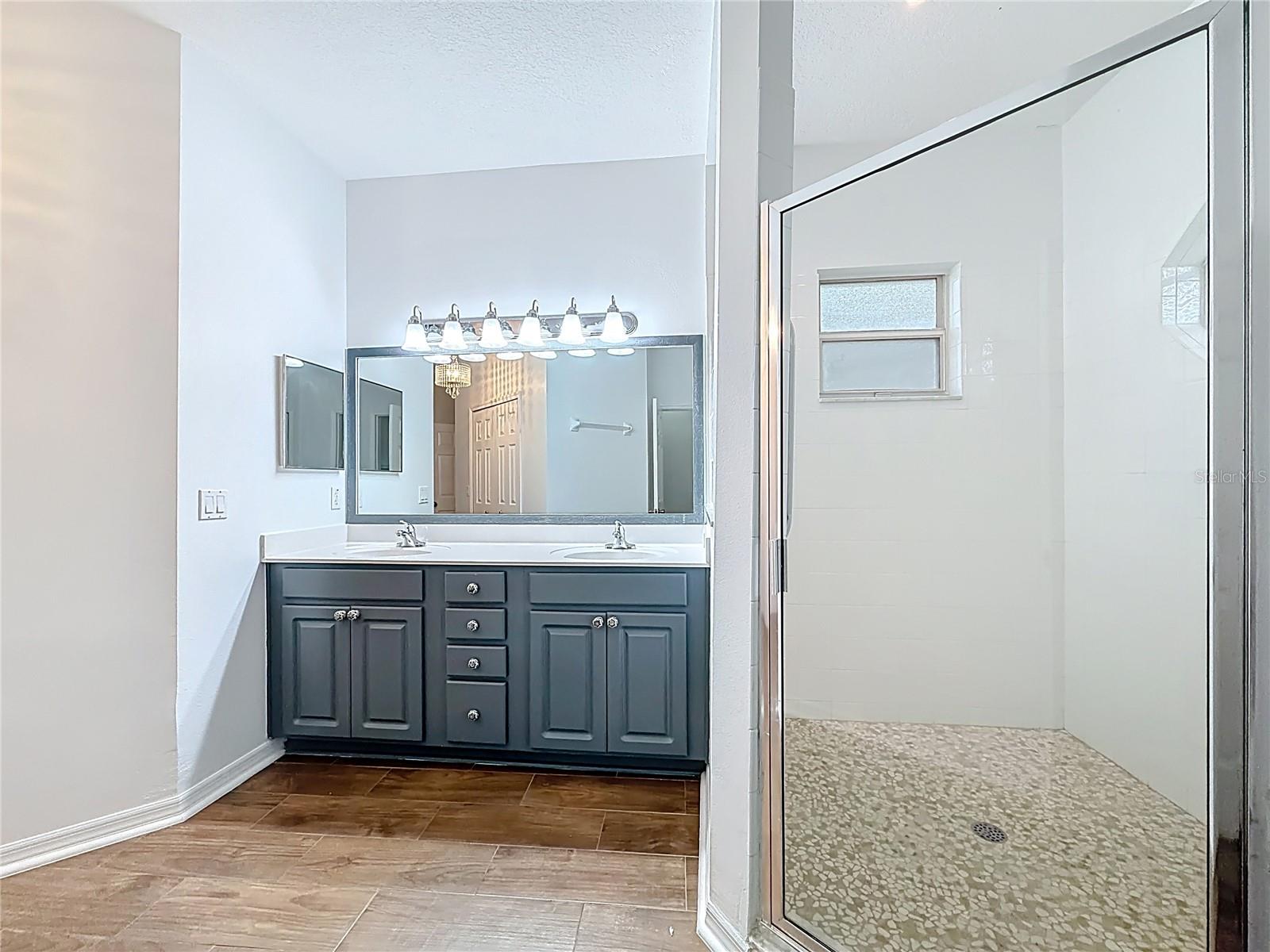507 DOWLING CIR, LADY LAKE, FL, 32159