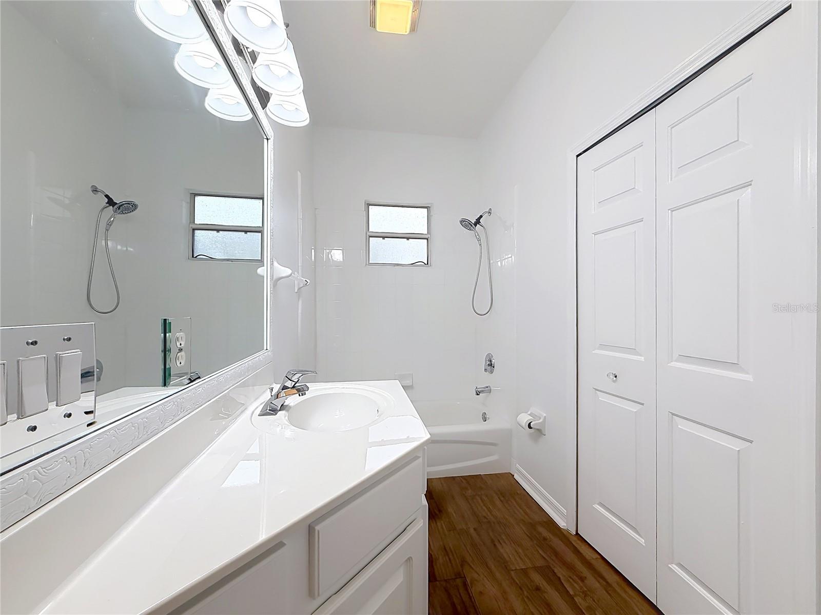 507 DOWLING CIR, LADY LAKE, FL, 32159