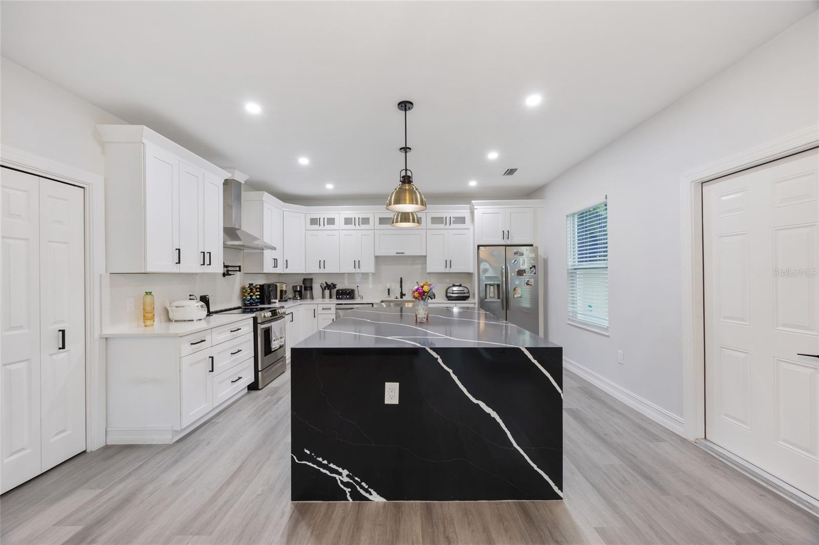 914 E NORTH BAY ST, TAMPA, FL, 33603