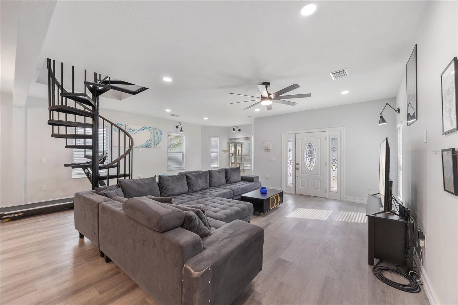 914 E NORTH BAY ST, TAMPA, FL, 33603
