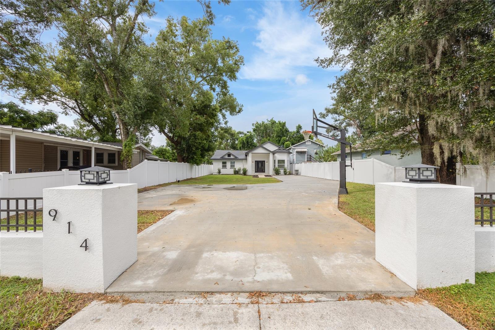 914 E NORTH BAY ST, TAMPA, FL, 33603