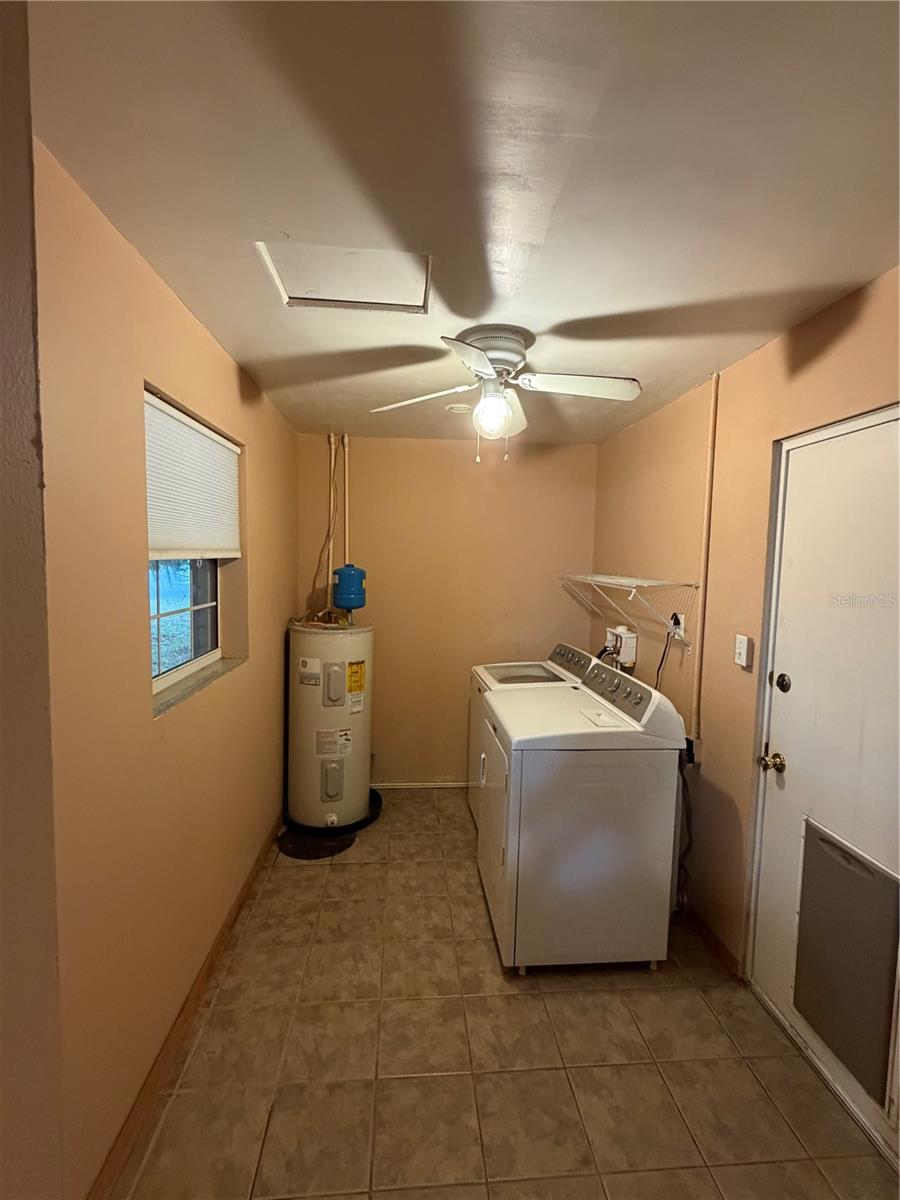 1413 ORANGE AVE, TAVARES, FL, 32778