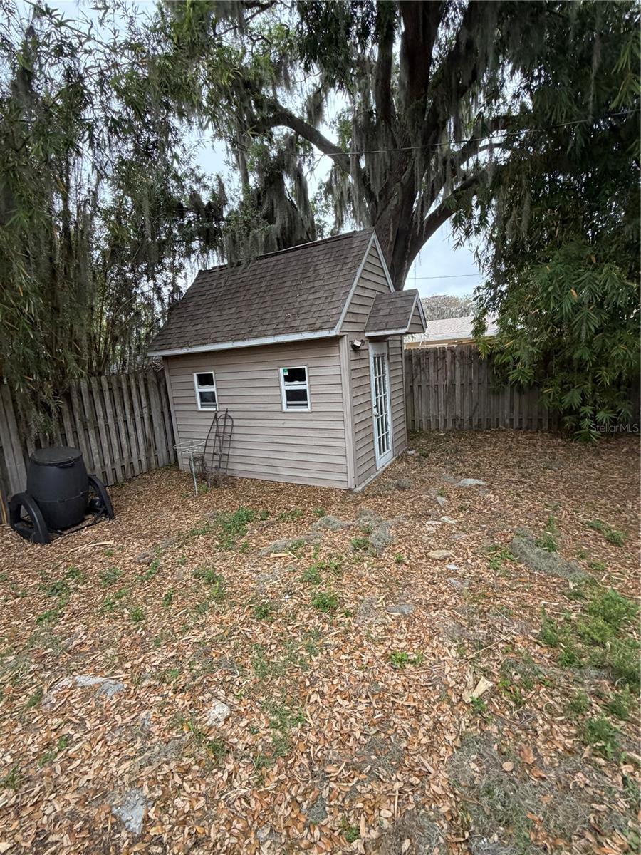1413 ORANGE AVE, TAVARES, FL, 32778
