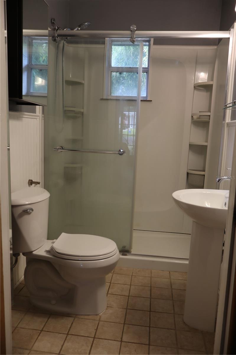 1413 ORANGE AVE, TAVARES, FL, 32778