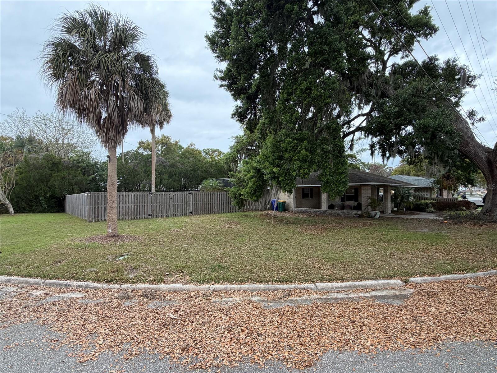 1413 ORANGE AVE, TAVARES, FL, 32778