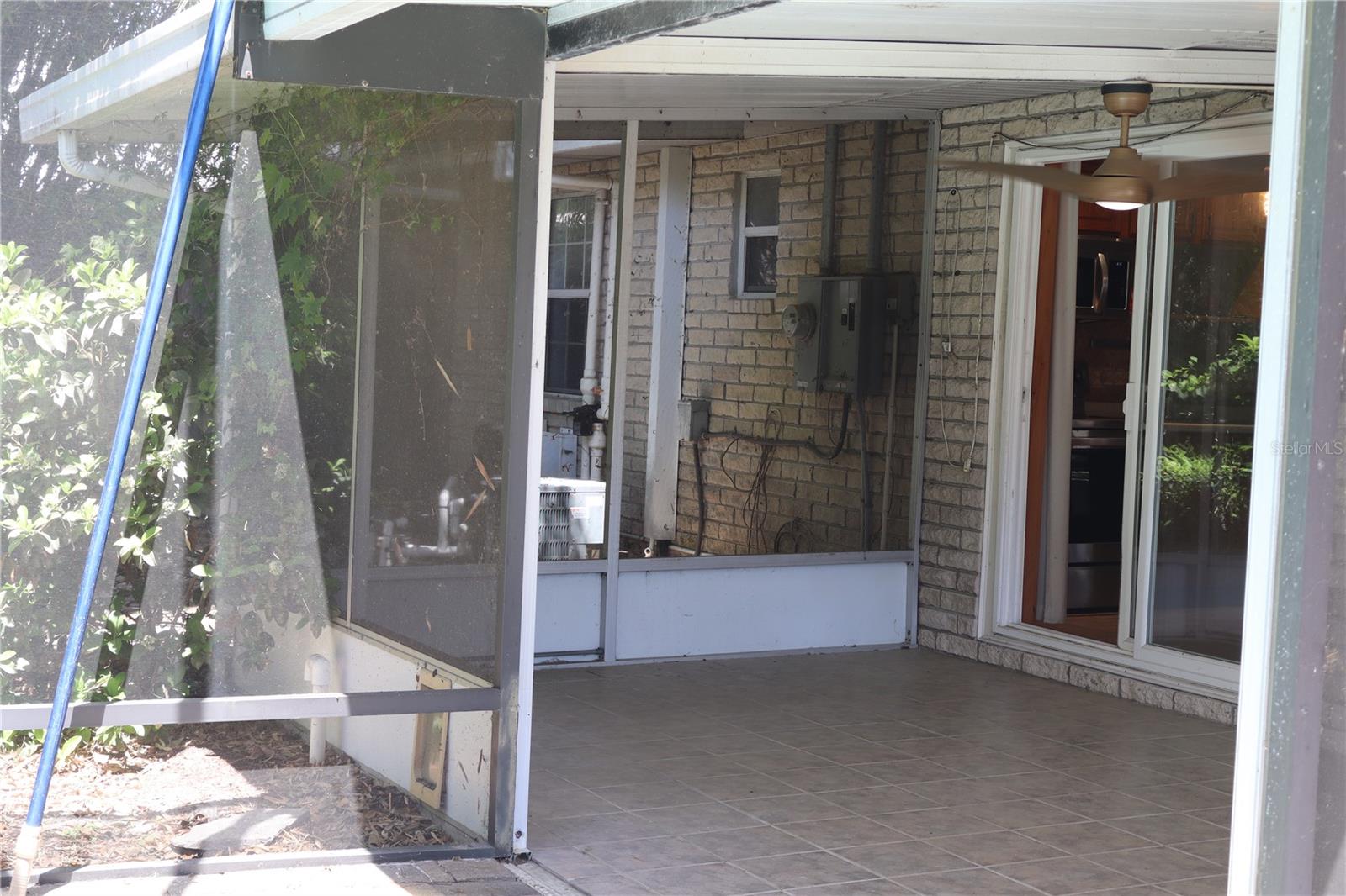 1413 ORANGE AVE, TAVARES, FL, 32778