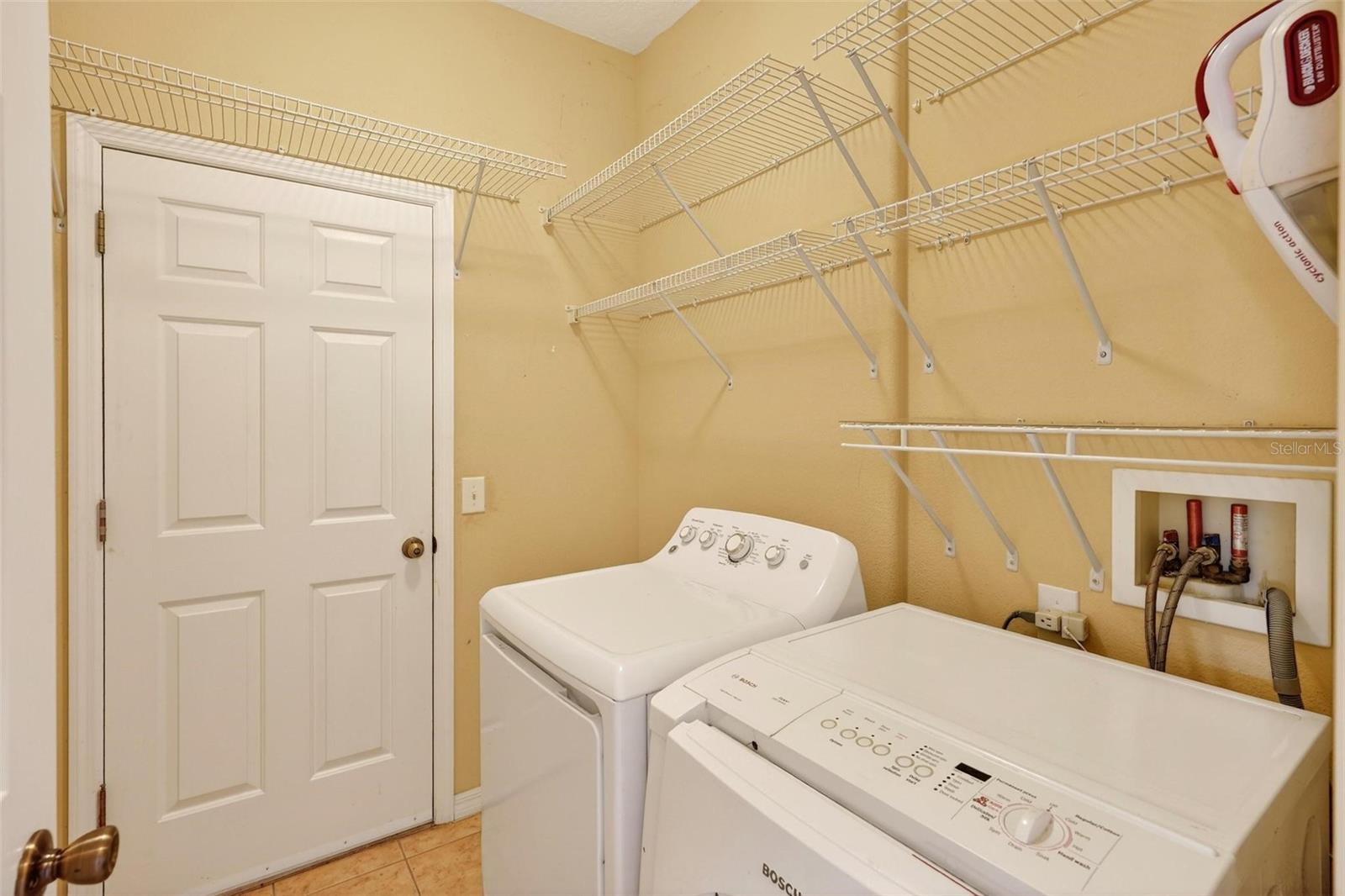 1010 VINDALE RD, TAVARES, FL, 32778