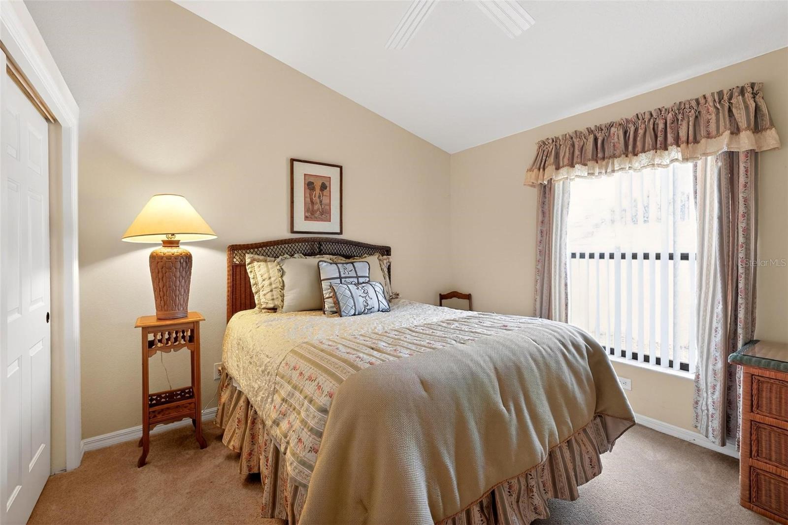 1010 VINDALE RD, TAVARES, FL, 32778