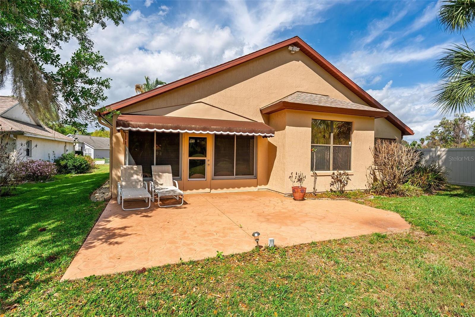 1010 VINDALE RD, TAVARES, FL, 32778