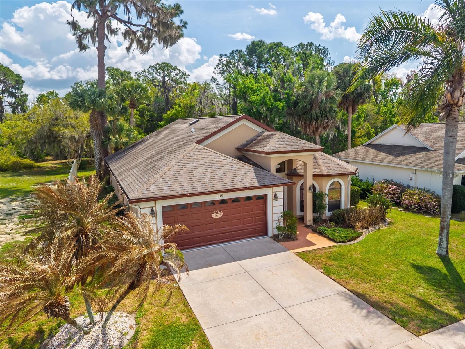 1010 VINDALE RD, TAVARES, FL, 32778