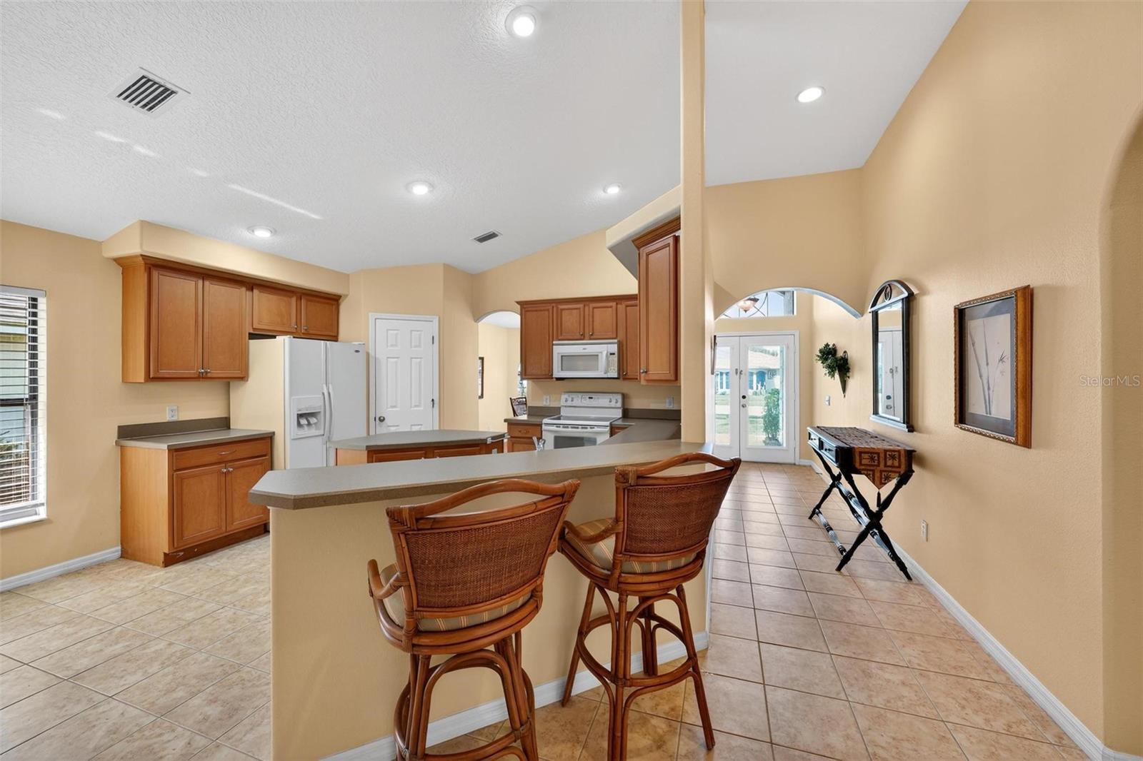 1010 VINDALE RD, TAVARES, FL, 32778
