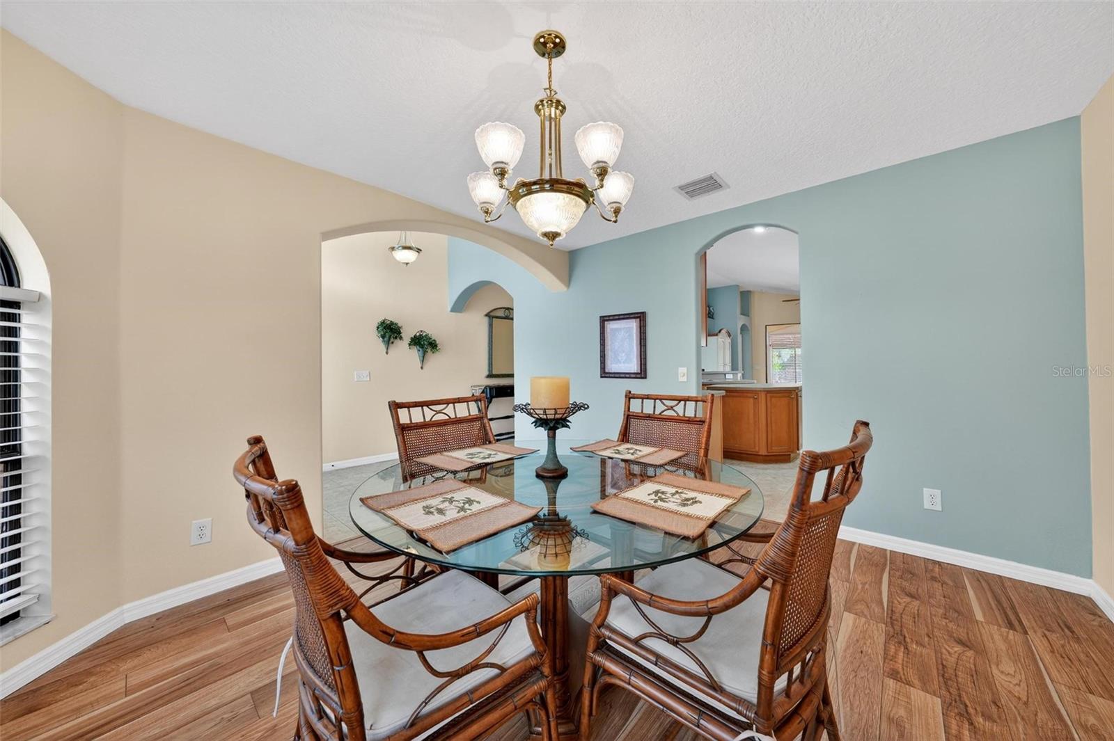 1010 VINDALE RD, TAVARES, FL, 32778