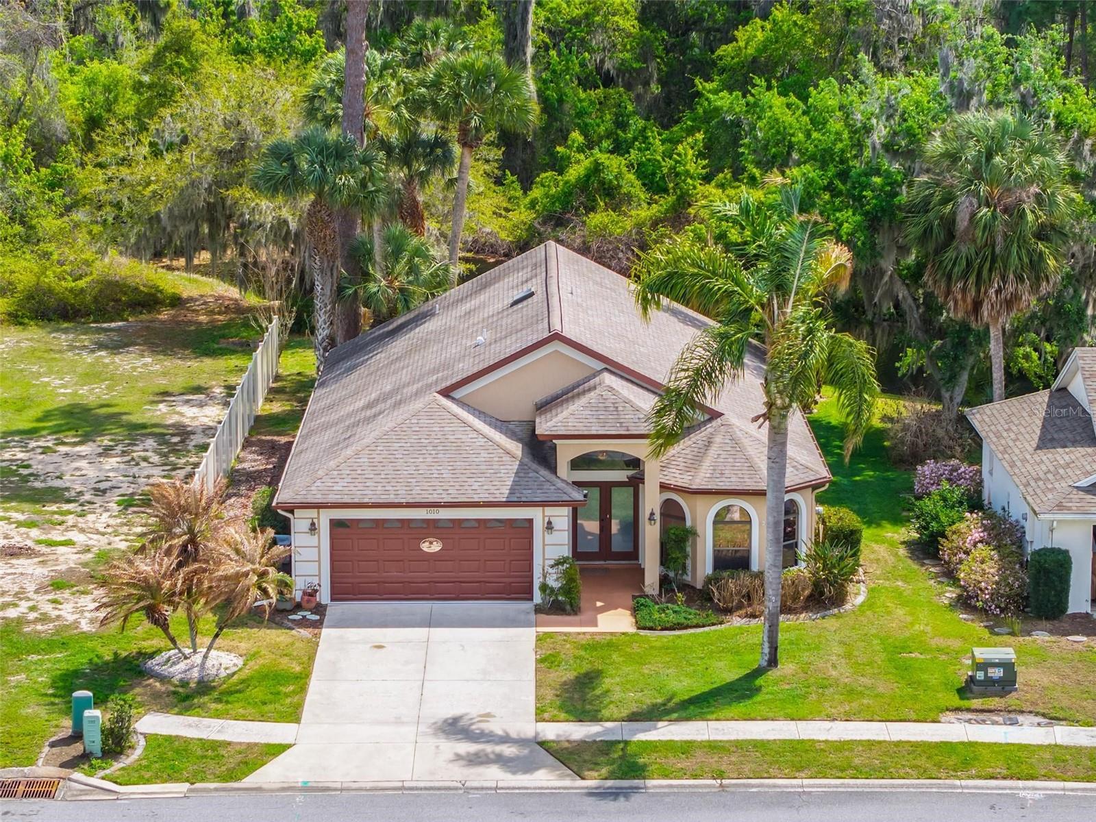 1010 VINDALE RD, TAVARES, FL, 32778