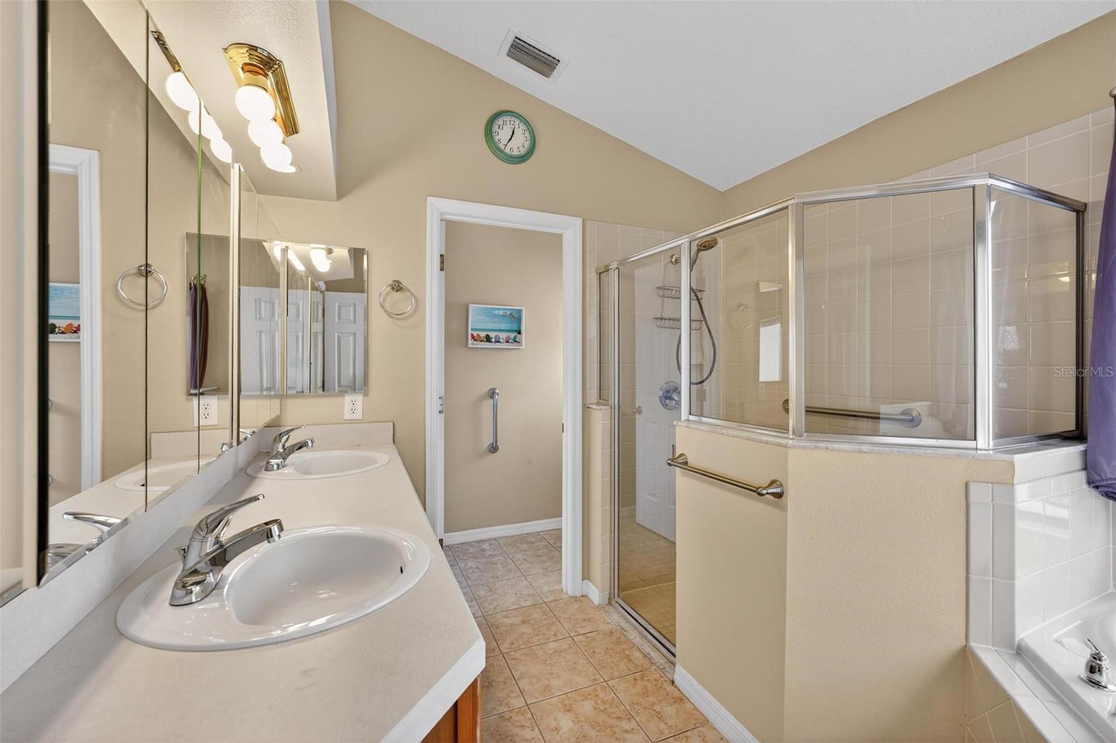 1010 VINDALE RD, TAVARES, FL, 32778