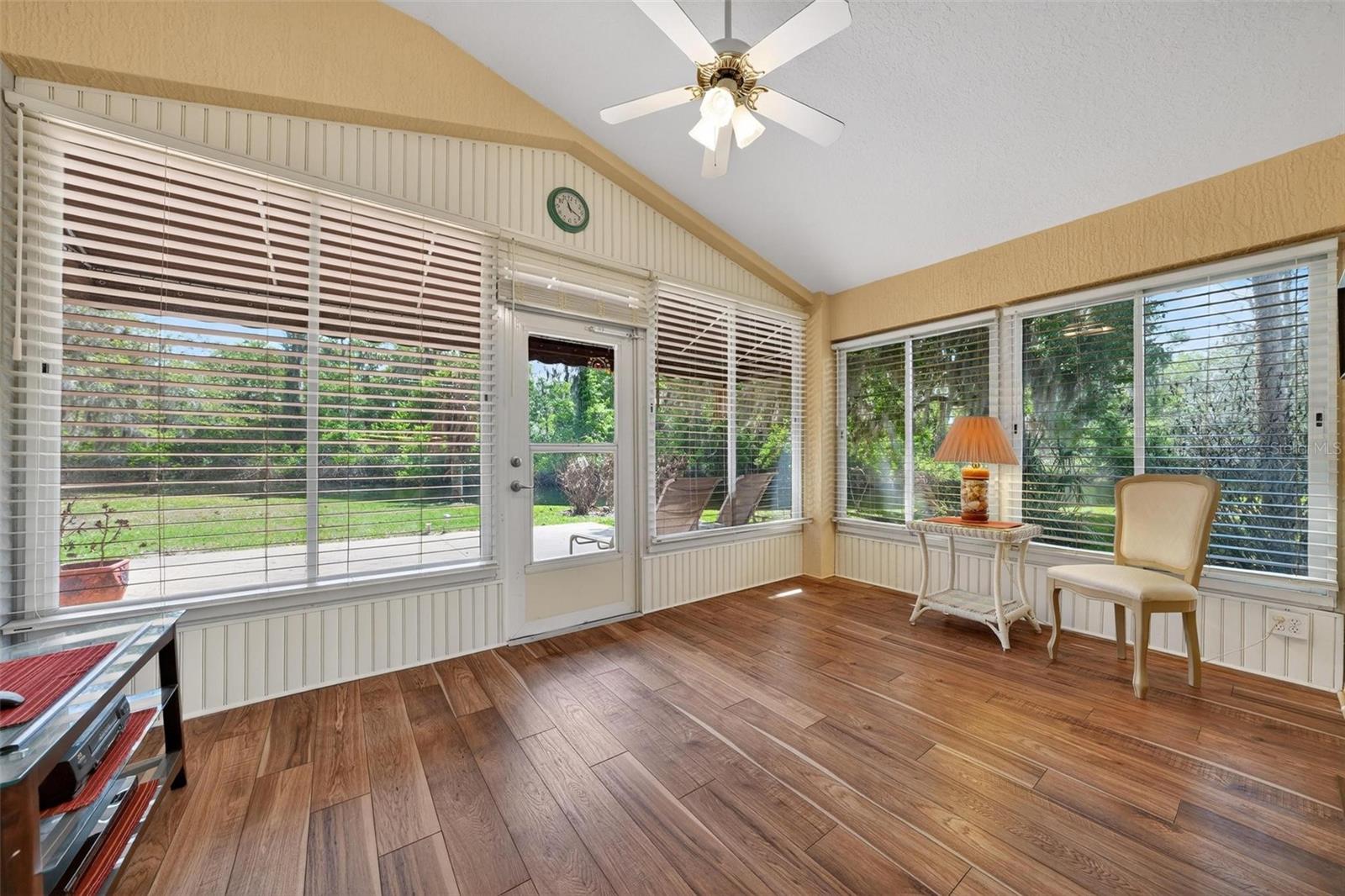 1010 VINDALE RD, TAVARES, FL, 32778