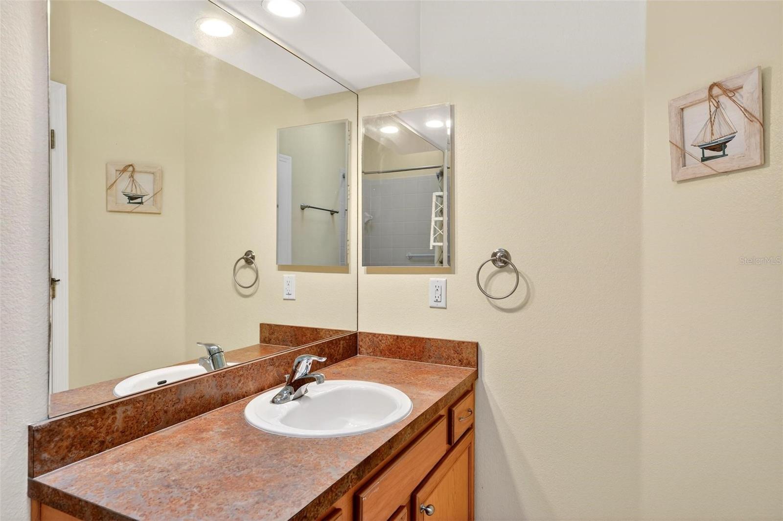 1010 VINDALE RD, TAVARES, FL, 32778