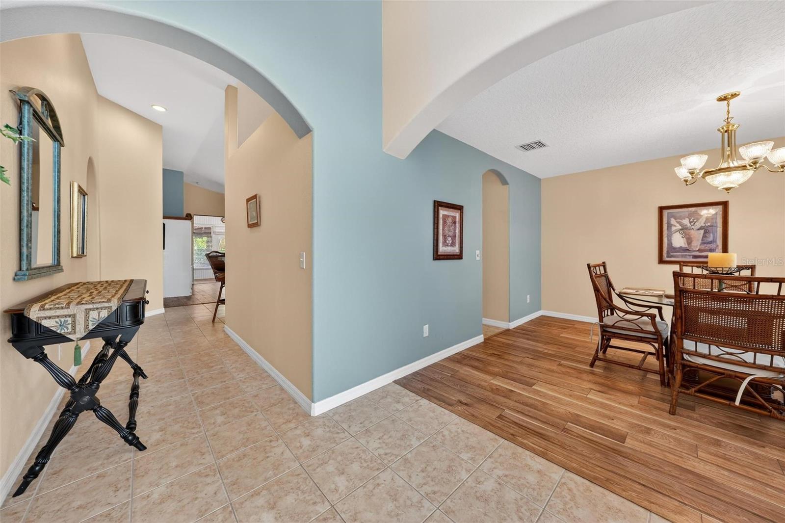 1010 VINDALE RD, TAVARES, FL, 32778