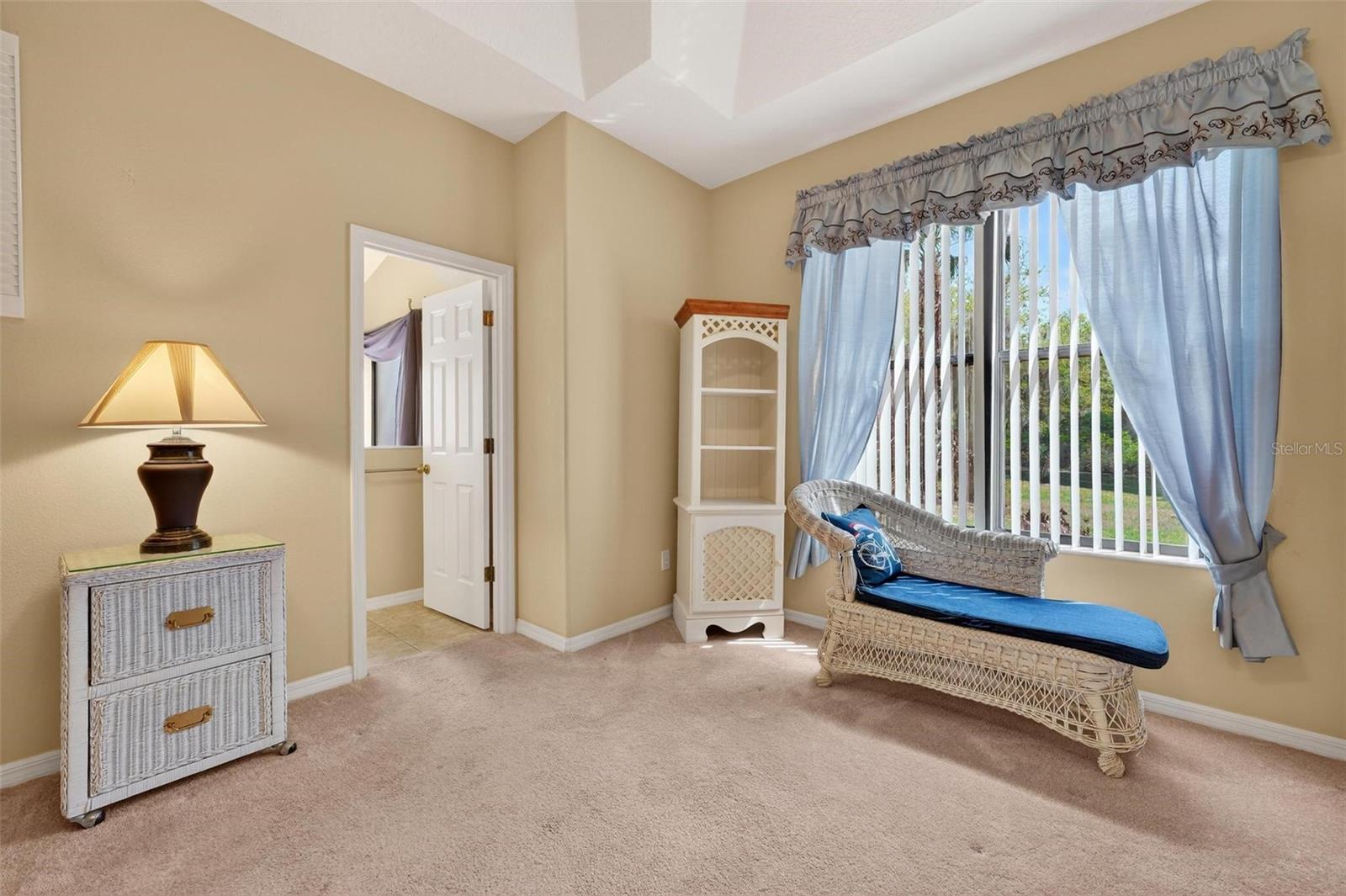 1010 VINDALE RD, TAVARES, FL, 32778