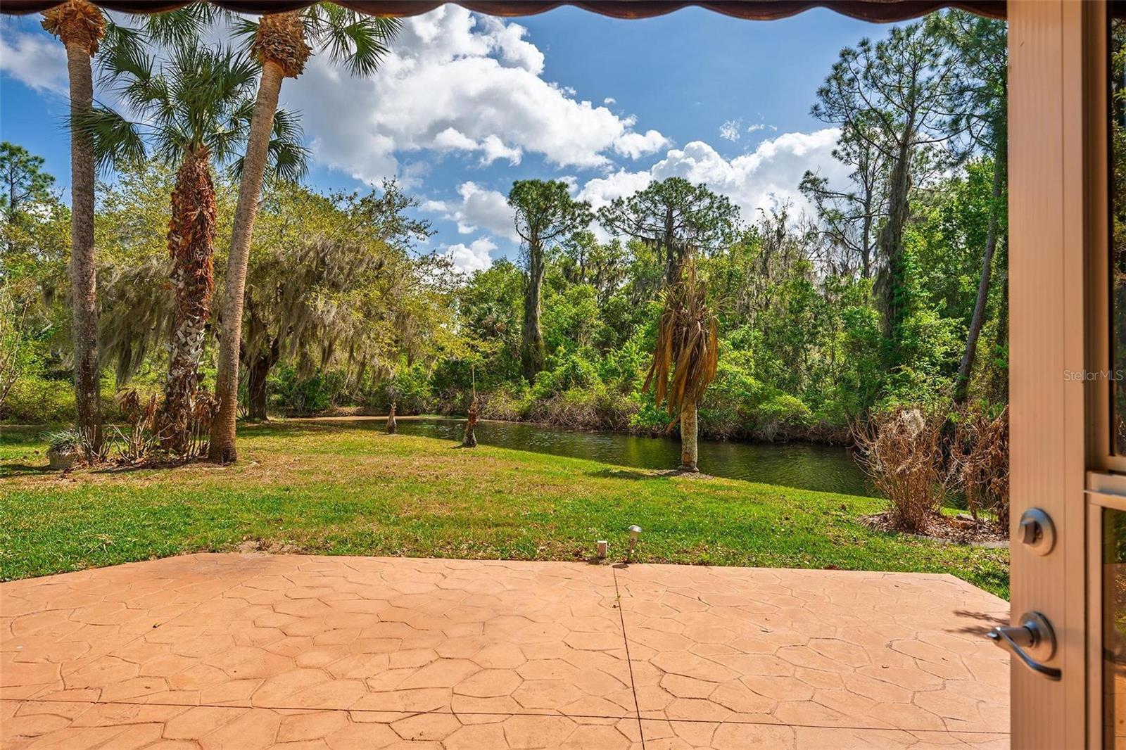 1010 VINDALE RD, TAVARES, FL, 32778