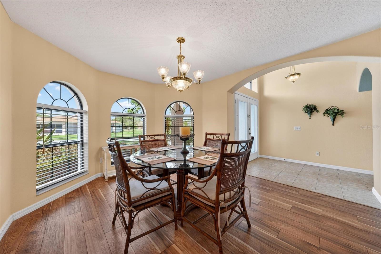 1010 VINDALE RD, TAVARES, FL, 32778
