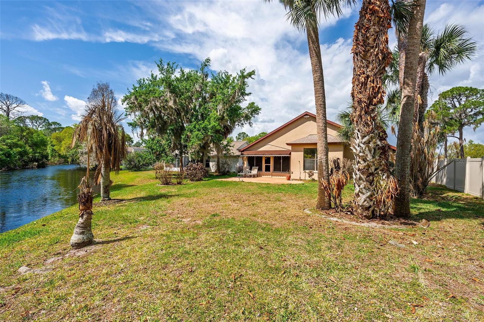 1010 VINDALE RD, TAVARES, FL, 32778
