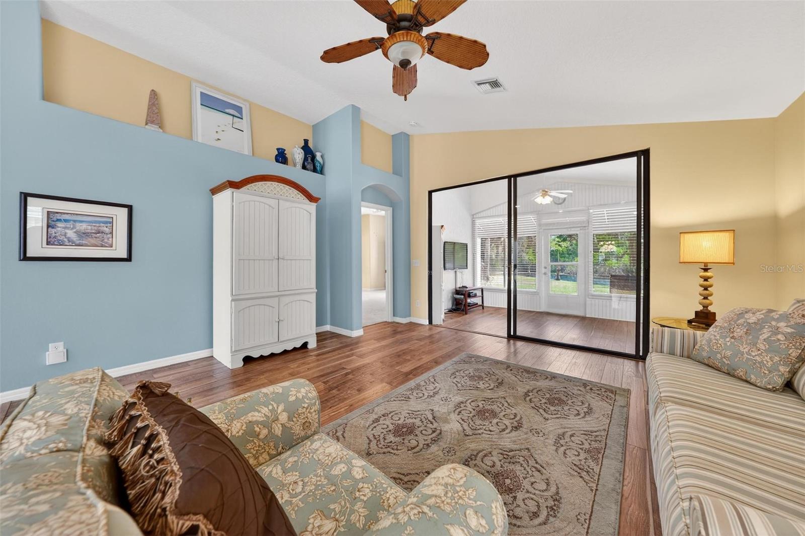 1010 VINDALE RD, TAVARES, FL, 32778