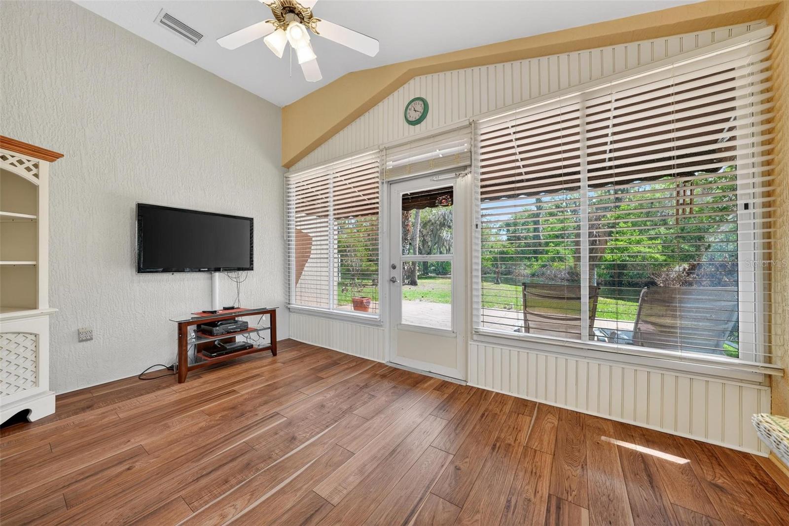 1010 VINDALE RD, TAVARES, FL, 32778