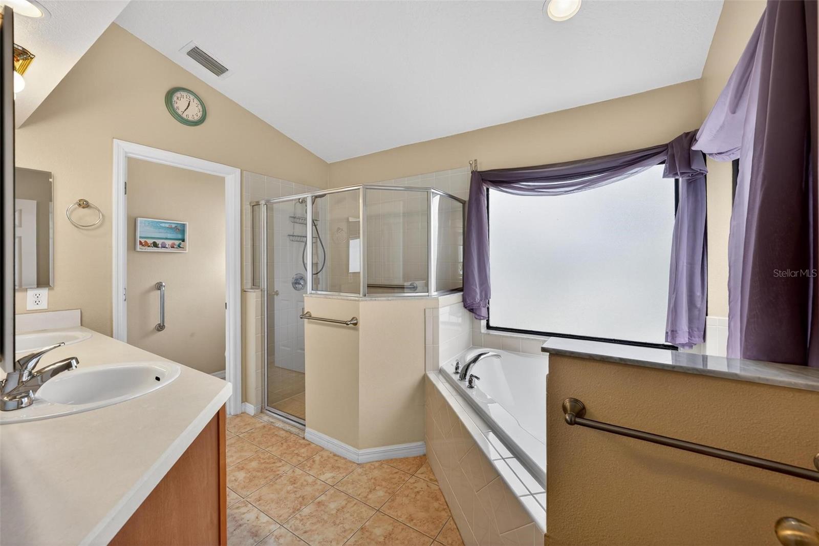 1010 VINDALE RD, TAVARES, FL, 32778