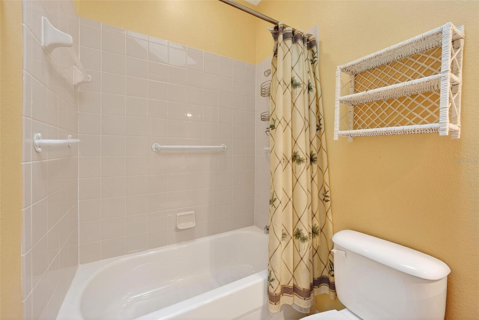 1010 VINDALE RD, TAVARES, FL, 32778