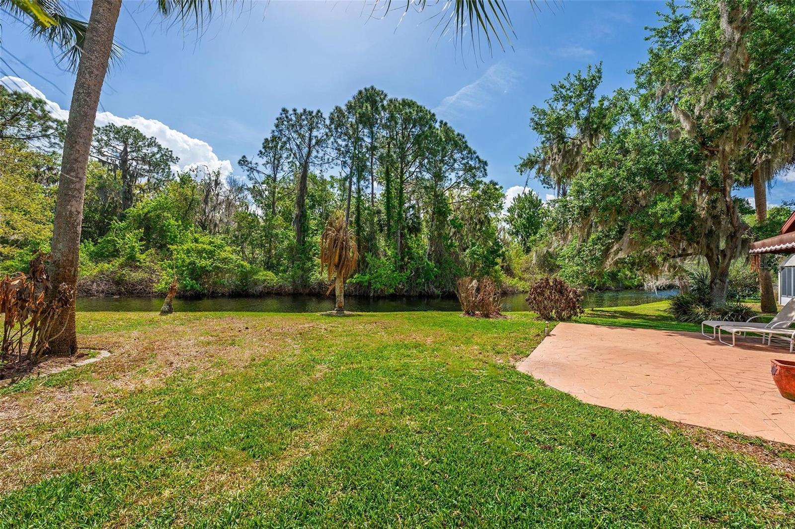 1010 VINDALE RD, TAVARES, FL, 32778