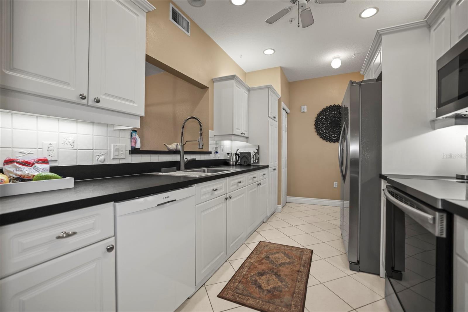 5 ISLAND PARK PL #206, DUNEDIN, FL, 34698